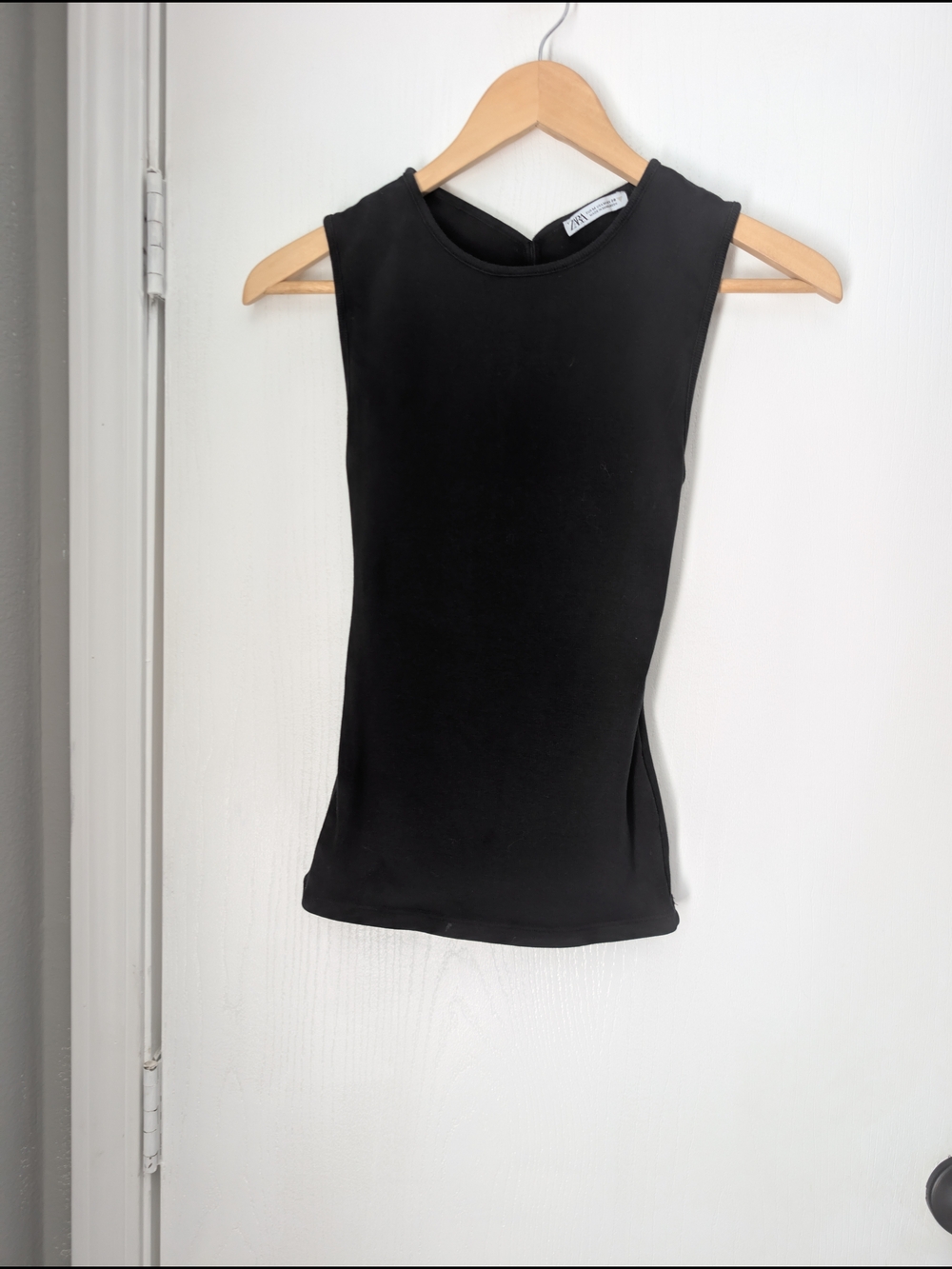 Zara Black Sleeveless Crewneck Tank